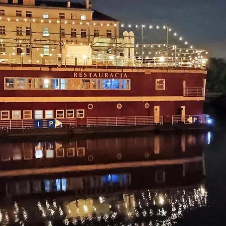 Great Polonia River Boat B&B