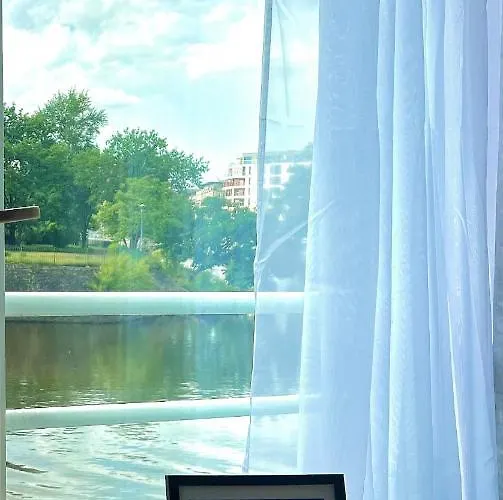 Great Polonia River Boat Bed & Breakfast Wrocław